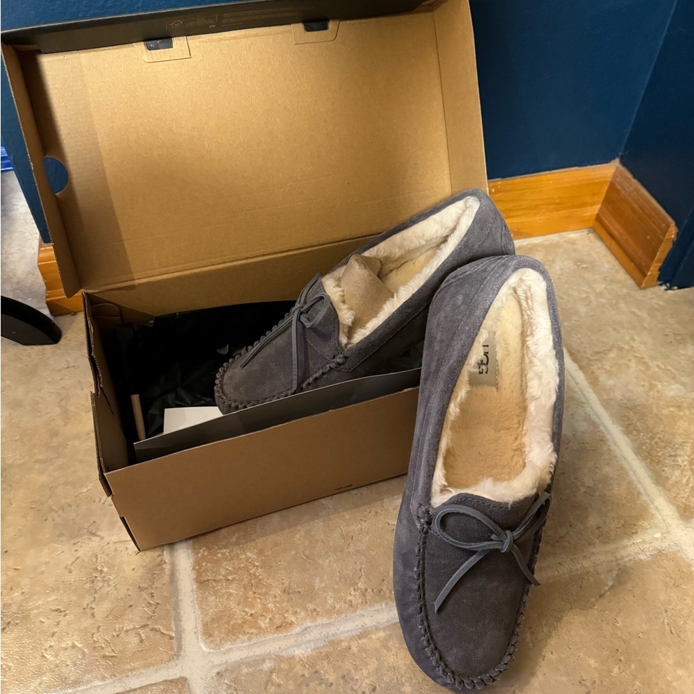 UGG Slippers Brand new in box